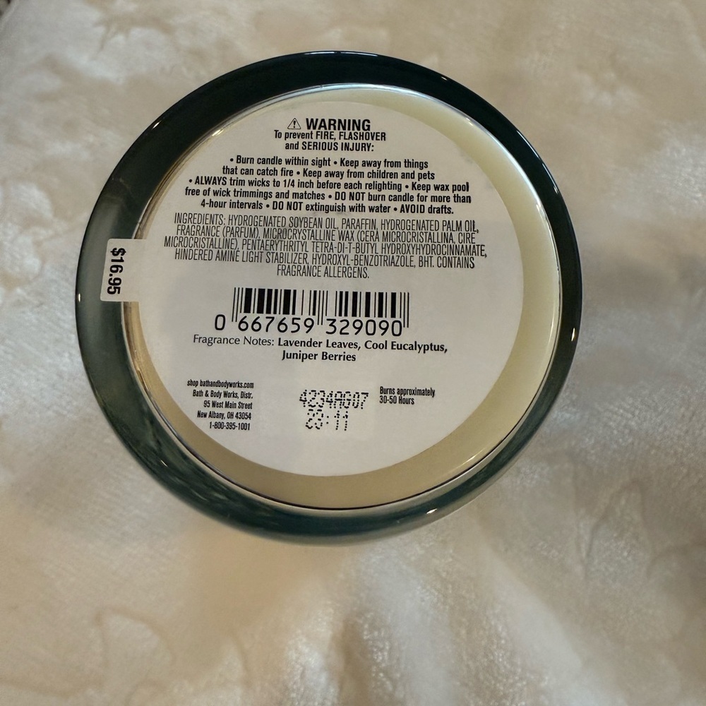 Bath & Body Works Frozen Lake Single Wick Candle – 8 oz – New - Picture 3 of 8